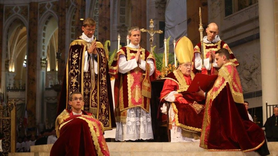 Pinsens Oktav – og Chartres