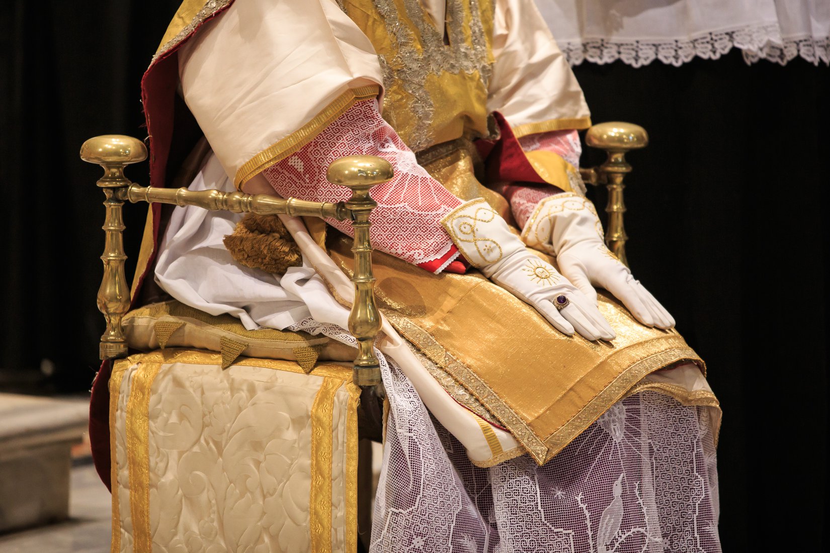 Om liturgisk udstyr
